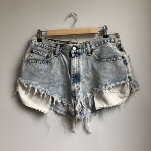 Light-Washed Levi Shorts with Long Pockets